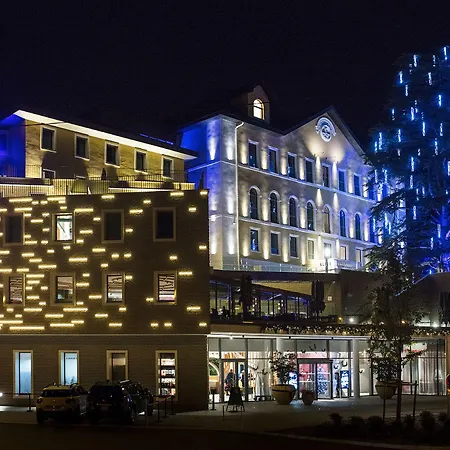Le Pelican Hotel