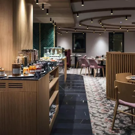 Hotel Le Pelican 4*