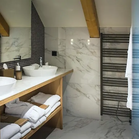 Le Pelican Hotel
