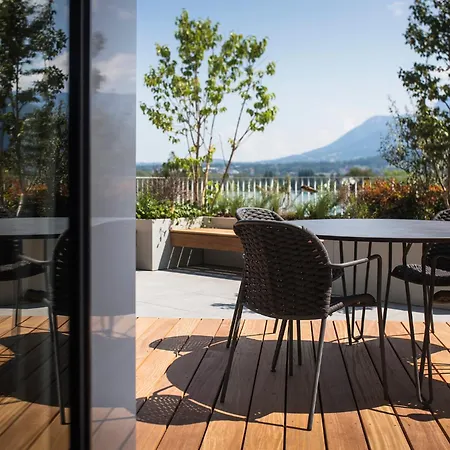 Le Pelican 4* Annecy