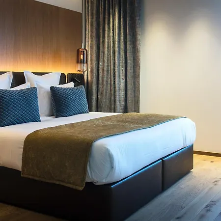 Le Pelican Hotel